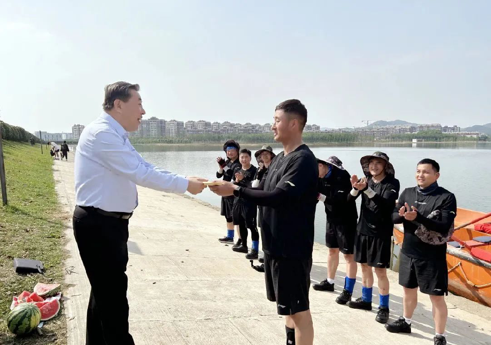 晁陽(yáng)率隊(duì)慰問(wèn)江蘇遠(yuǎn)洋備戰(zhàn)第六屆中國(guó)海員技能大比武集訓(xùn)隊(duì)員