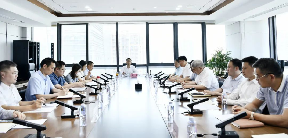 江蘇遠(yuǎn)洋黨委召開學(xué)習(xí)貫徹習(xí)近平新時(shí)代中國(guó)特色社會(huì)主義思想主題教育工作推進(jìn)會(huì)