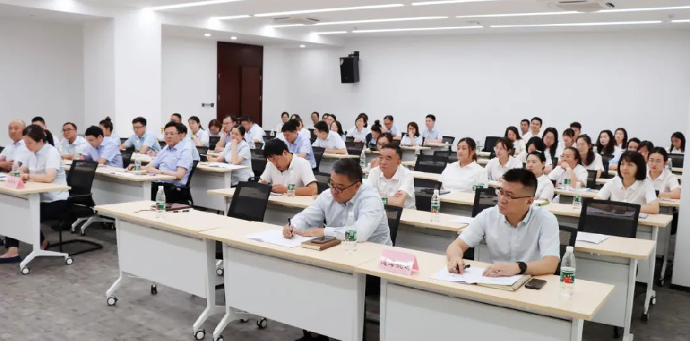 江蘇遠(yuǎn)洋所屬通海公司、新世紀(jì)公司舉辦“讓溝通更具執(zhí)行力”培訓(xùn)班