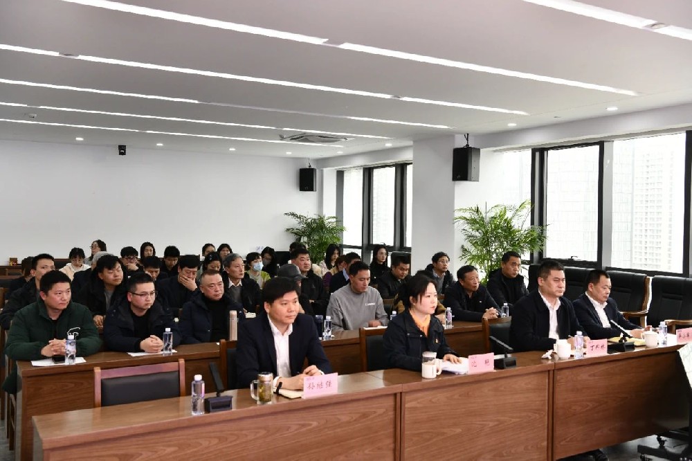 從“心”出發(fā)！江蘇遠(yuǎn)洋“奮楫遠(yuǎn)洋大學(xué)堂”開講啦！