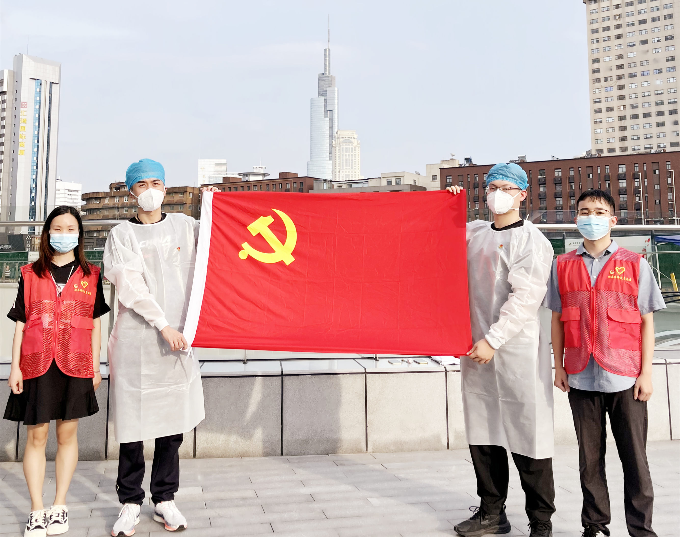 疫戰(zhàn)到底 | 黨員團(tuán)員齊上陣，這個(gè)夏夜我們這樣度過