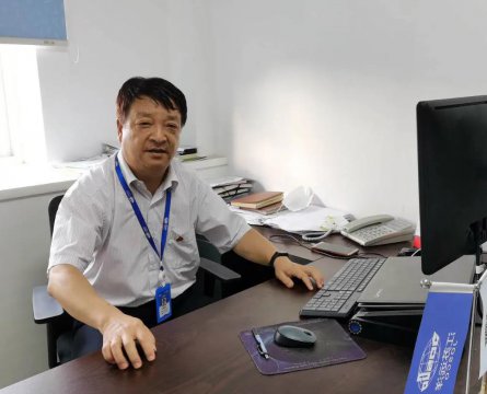 【先鋒風(fēng)采】心系船舶安全 恪盡職守護(hù)航 ——記省港口集團(tuán)優(yōu)秀共產(chǎn)黨員、江蘇遠(yuǎn)洋安全總監(jiān)駱成華