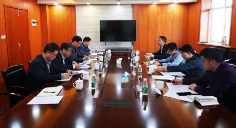 省港口集團(tuán)工會(huì)主席章俊赴江蘇遠(yuǎn)洋開展“五一”安全生產(chǎn)督導(dǎo)檢查