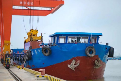 獻(xiàn)禮百年華誕 | “運(yùn)河戰(zhàn)略”再提速！江蘇遠(yuǎn)洋宿遷-太倉(cāng)航線實(shí)現(xiàn)內(nèi)外貿(mào)“雙輪驅(qū)動(dòng)”